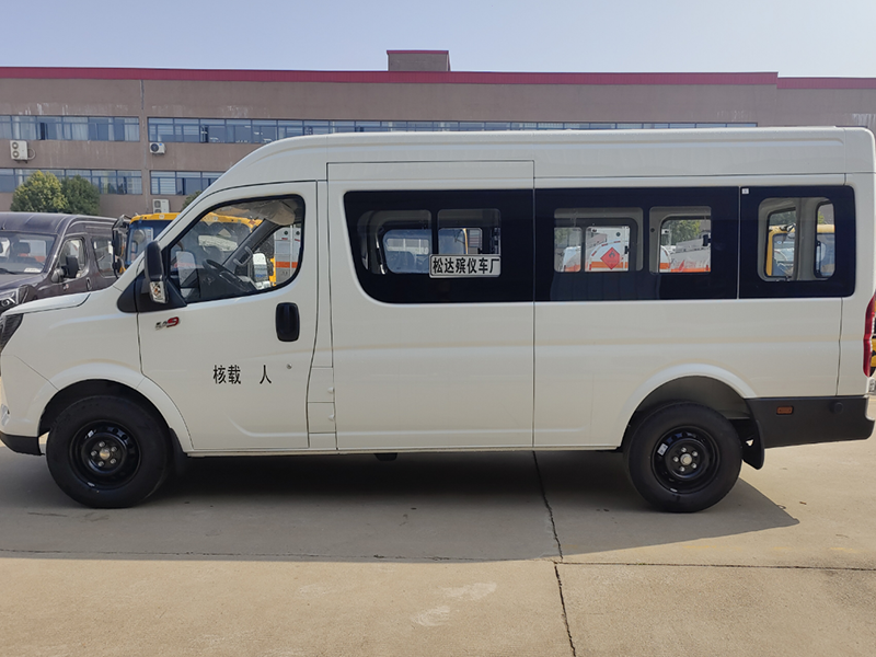 東風(fēng)御風(fēng)殯儀車(chē)長(zhǎng)軸配置表(白色)