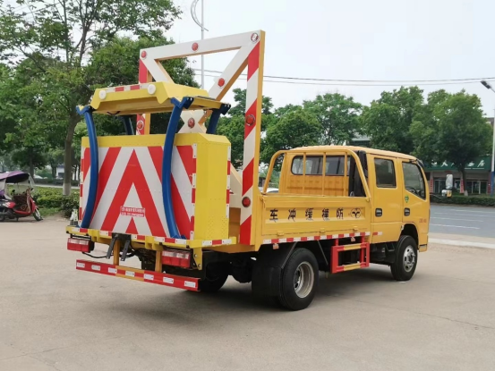 東風D6防撞緩沖車