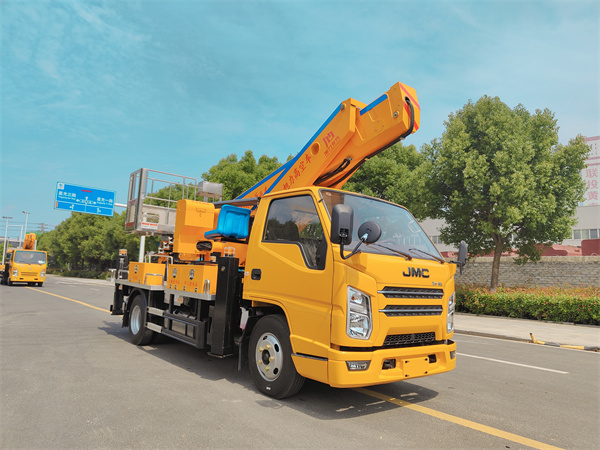 藍(lán)牌 國六 江鈴28米高 空 作 業(yè) 車