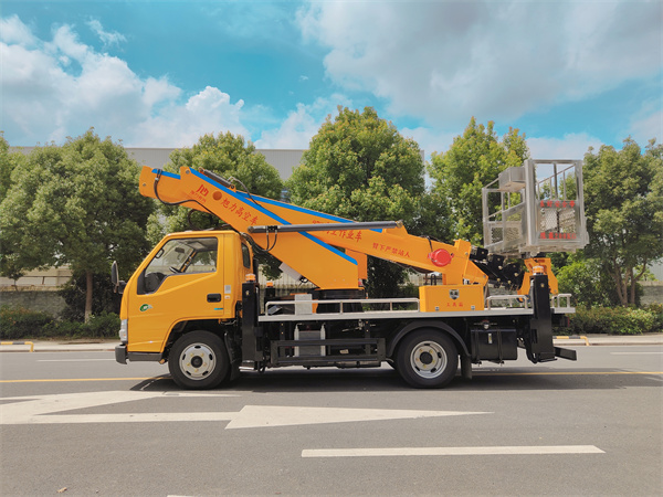 國(guó)六 江鈴27米高 空 作 業(yè) 車