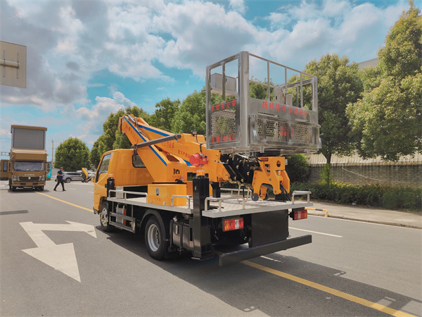 國(guó)六 江鈴27米高 空 作 業(yè) 車